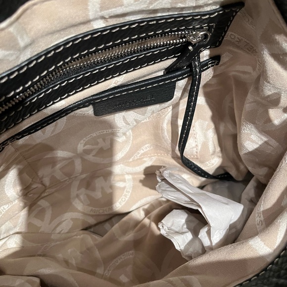 Michael Kors Large Double-Buckle-snap-button leather shoulder bag - Picture 6 of 8